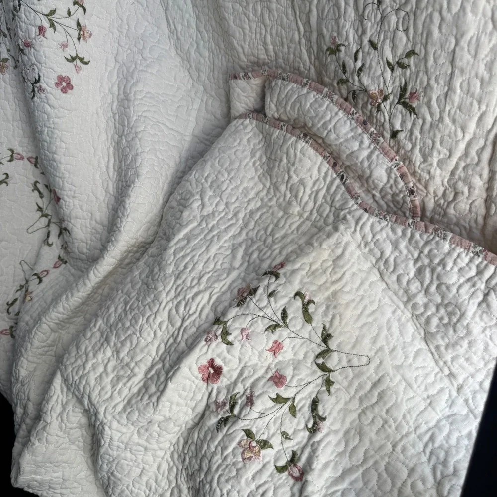 Peking Handicraft Quilt King Cream Floral Embroidered Cotton Cottagecore Bedding